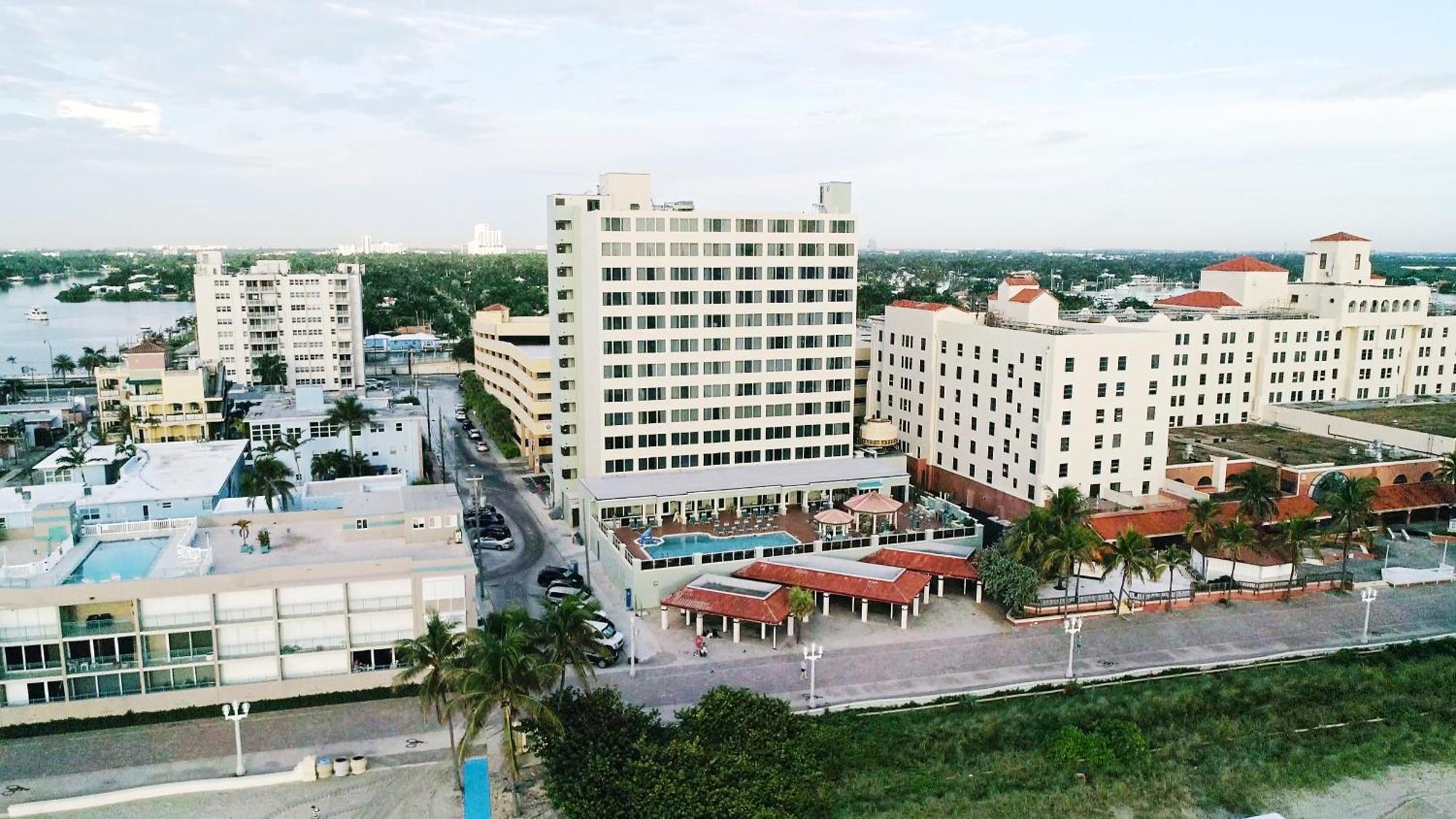 Отель Hollywood Beach Tower Экстерьер фото